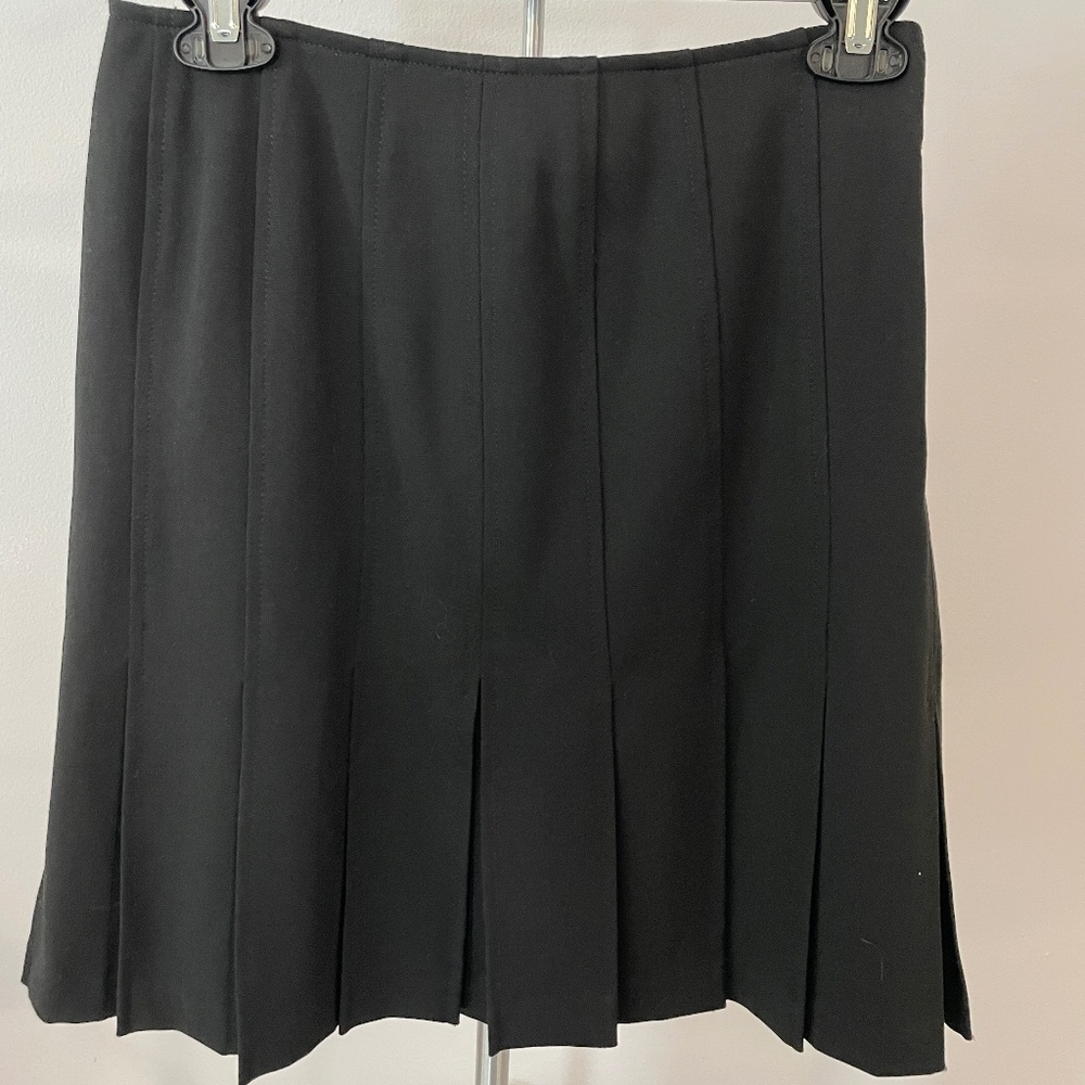 ST JOHN by Marie Gray Pleated Skirt - Size 4